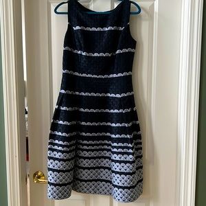 EUC Carmen Marc Valvo Dress Size 8